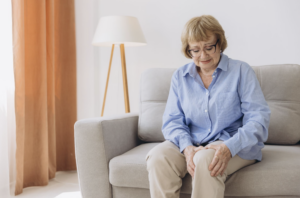 골다공증 운동, 약만 먹으면 해결될까? 뼈세포를 깨우는 ‘수직 진동’의 비밀